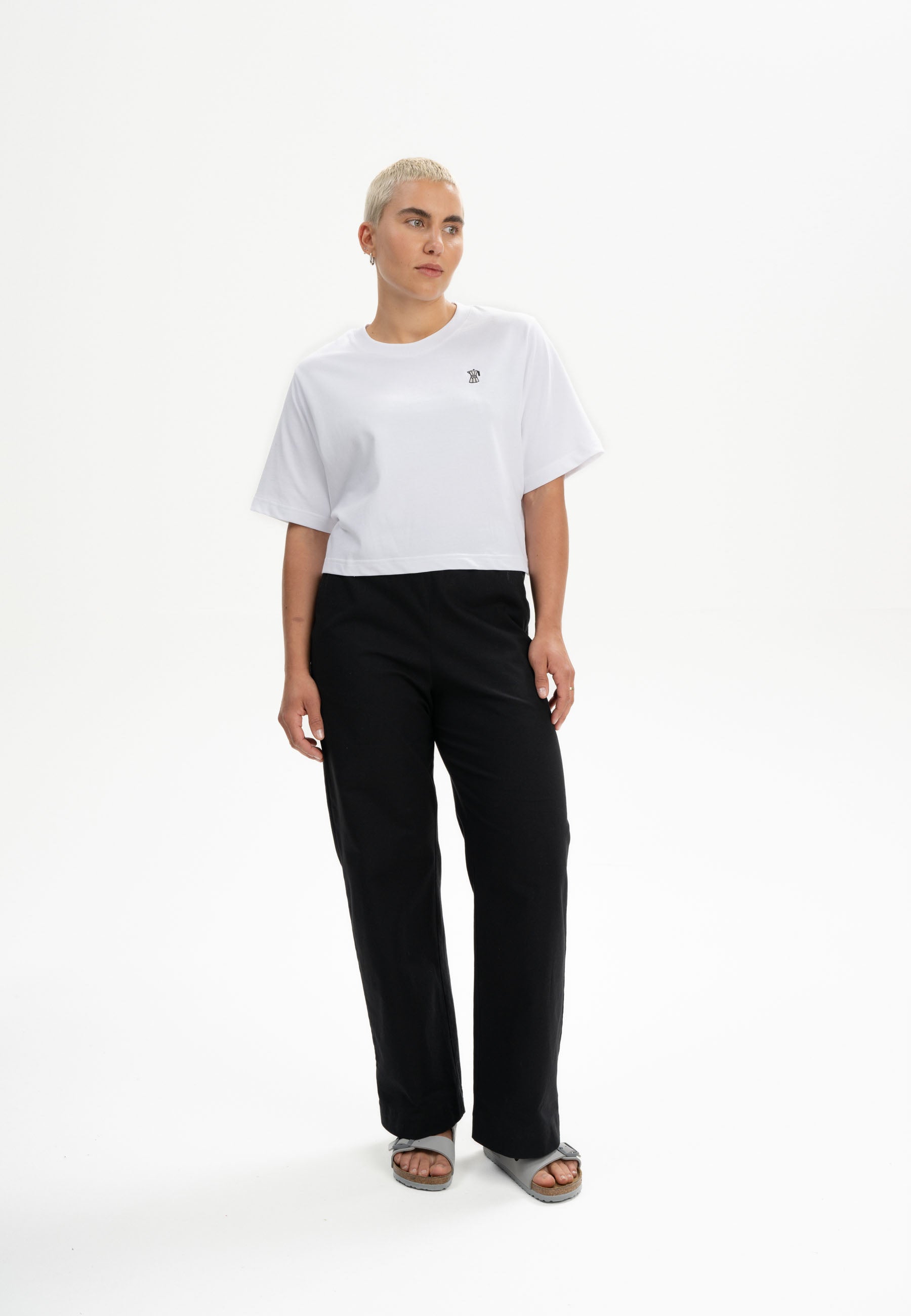 Cropped T-Shirt schwer JOSHNA Stickerei