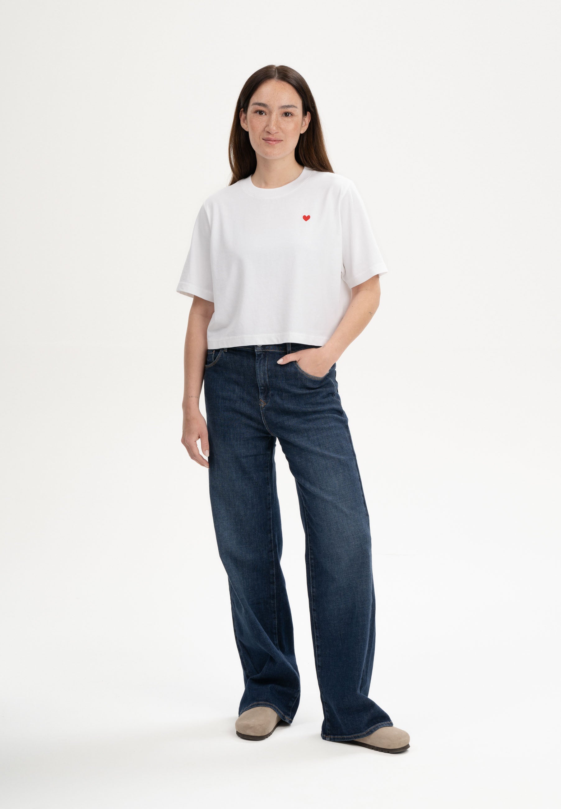 Bundle Cropped T-Shirt Joshna Stickerei + Gerippte Socken Stickerei 2 Paare