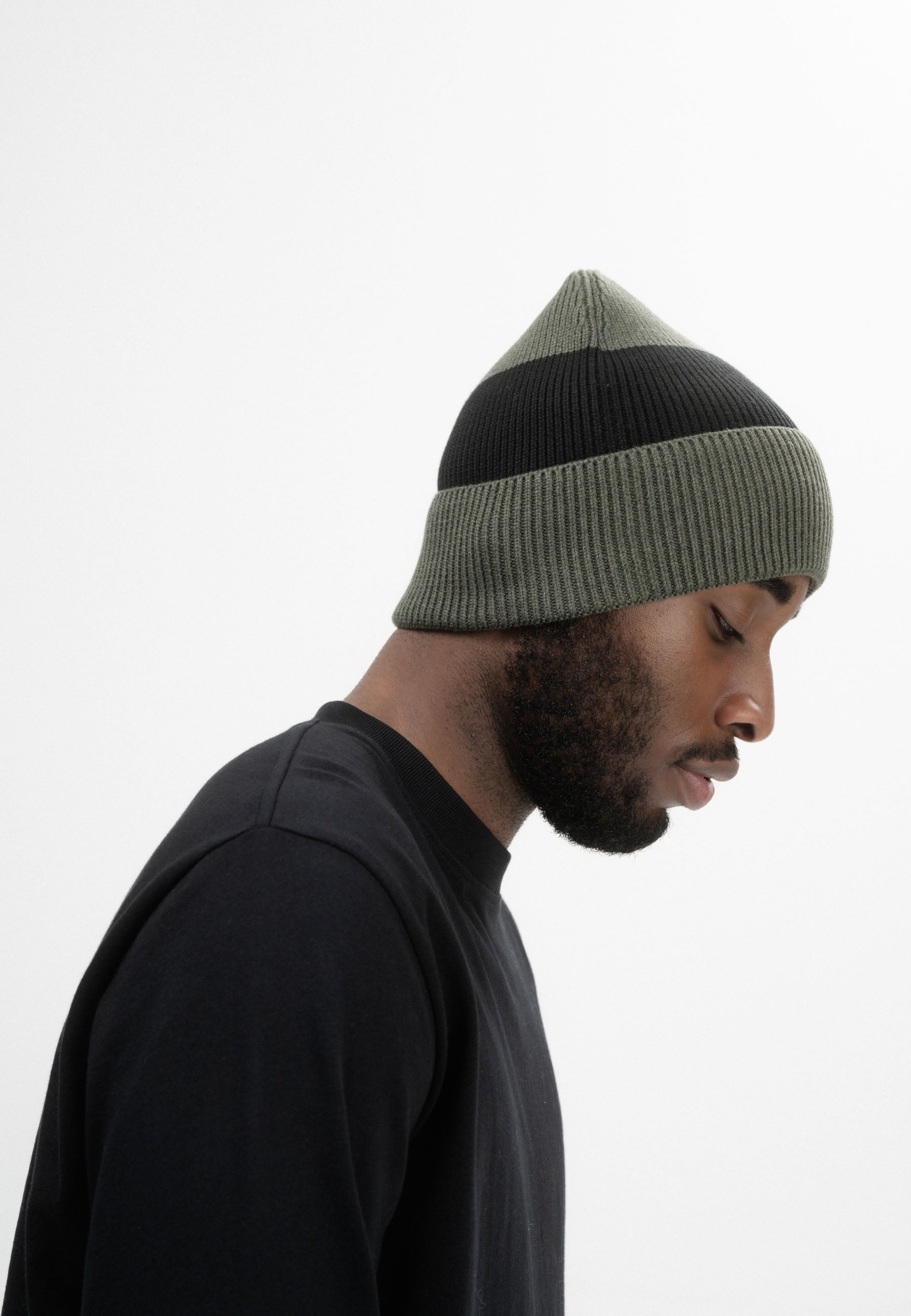 #Farbe_grün melange / schwarz gestreift