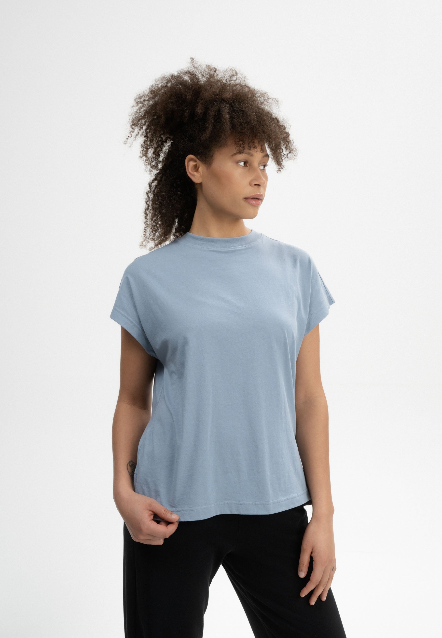 #Farbe_dusk blue