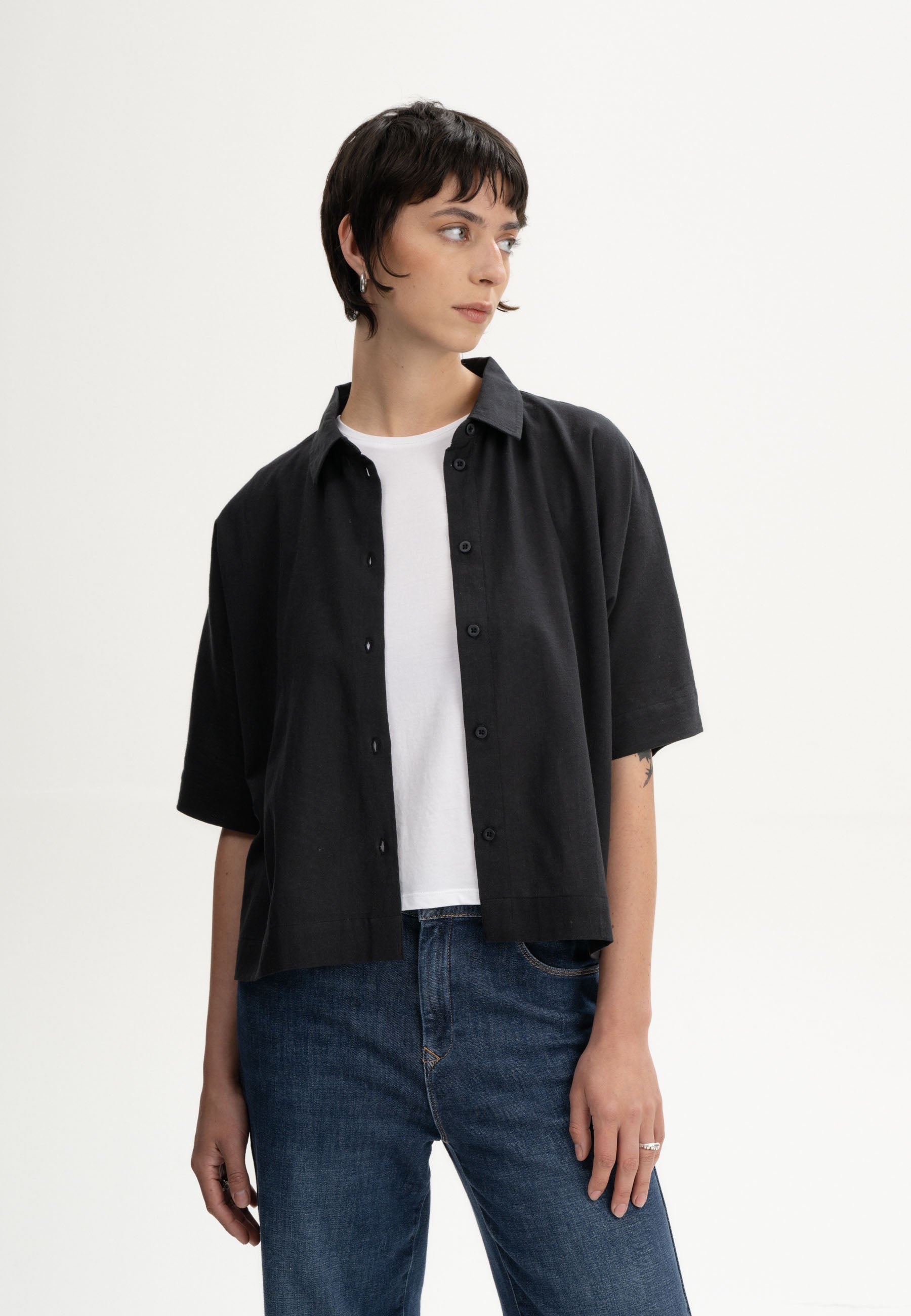 #Farbe_holzkohle schwarz