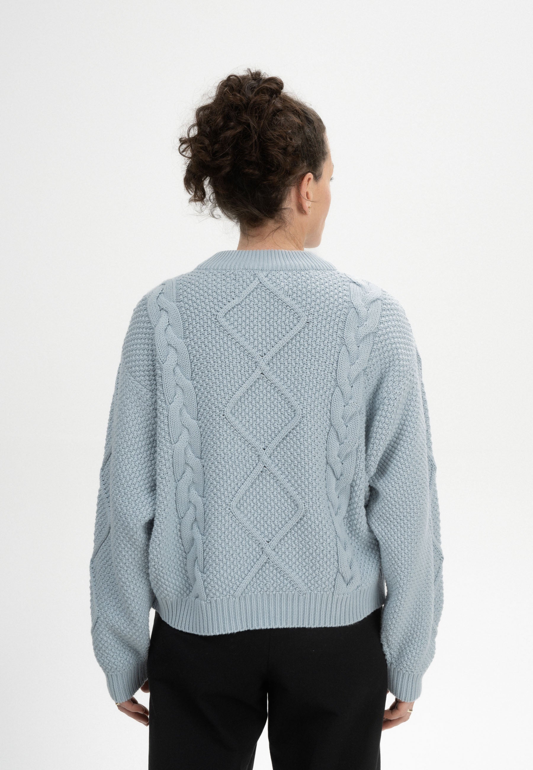 #Farbe_cloudy blue