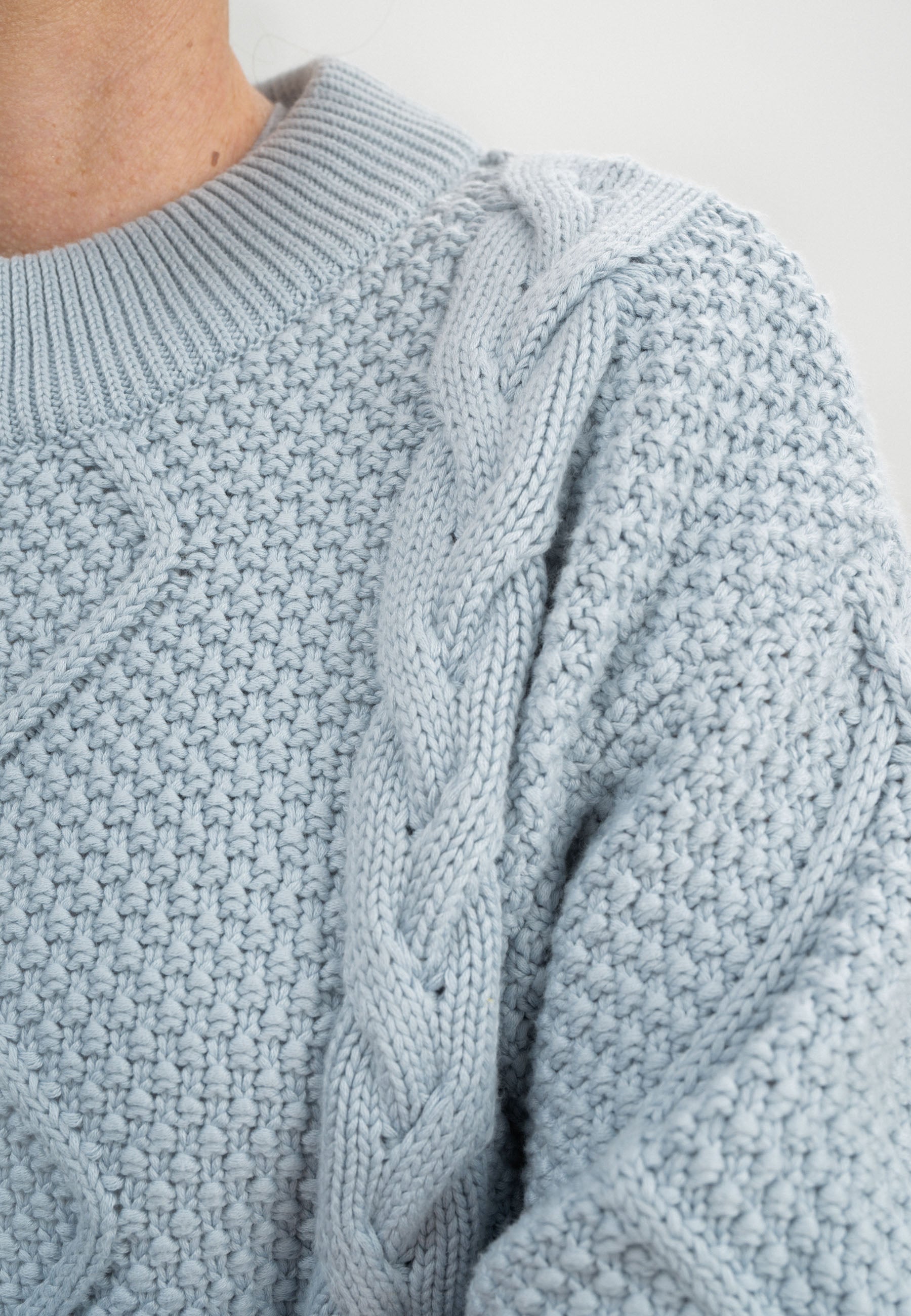 #Farbe_cloudy blue