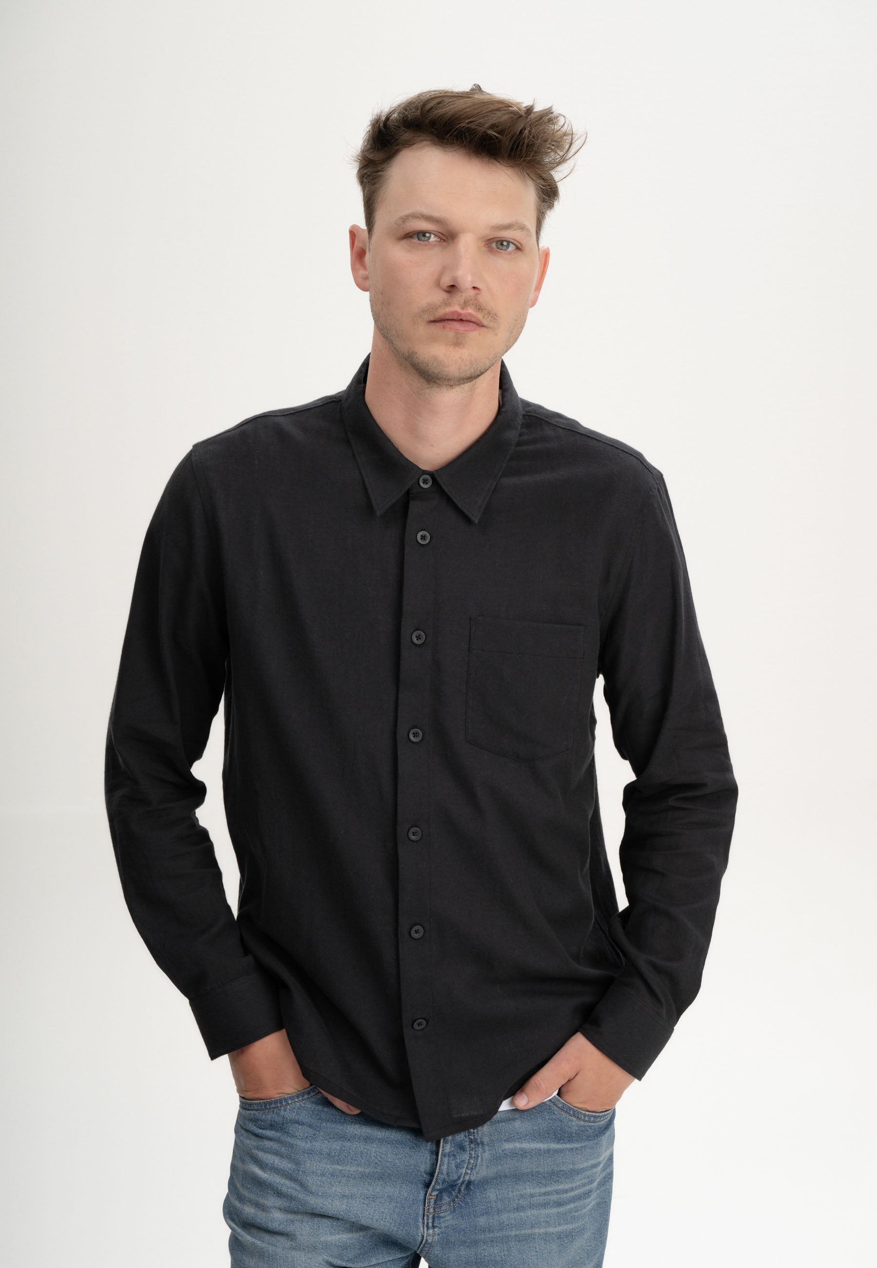 #Farbe_holzkohle schwarz