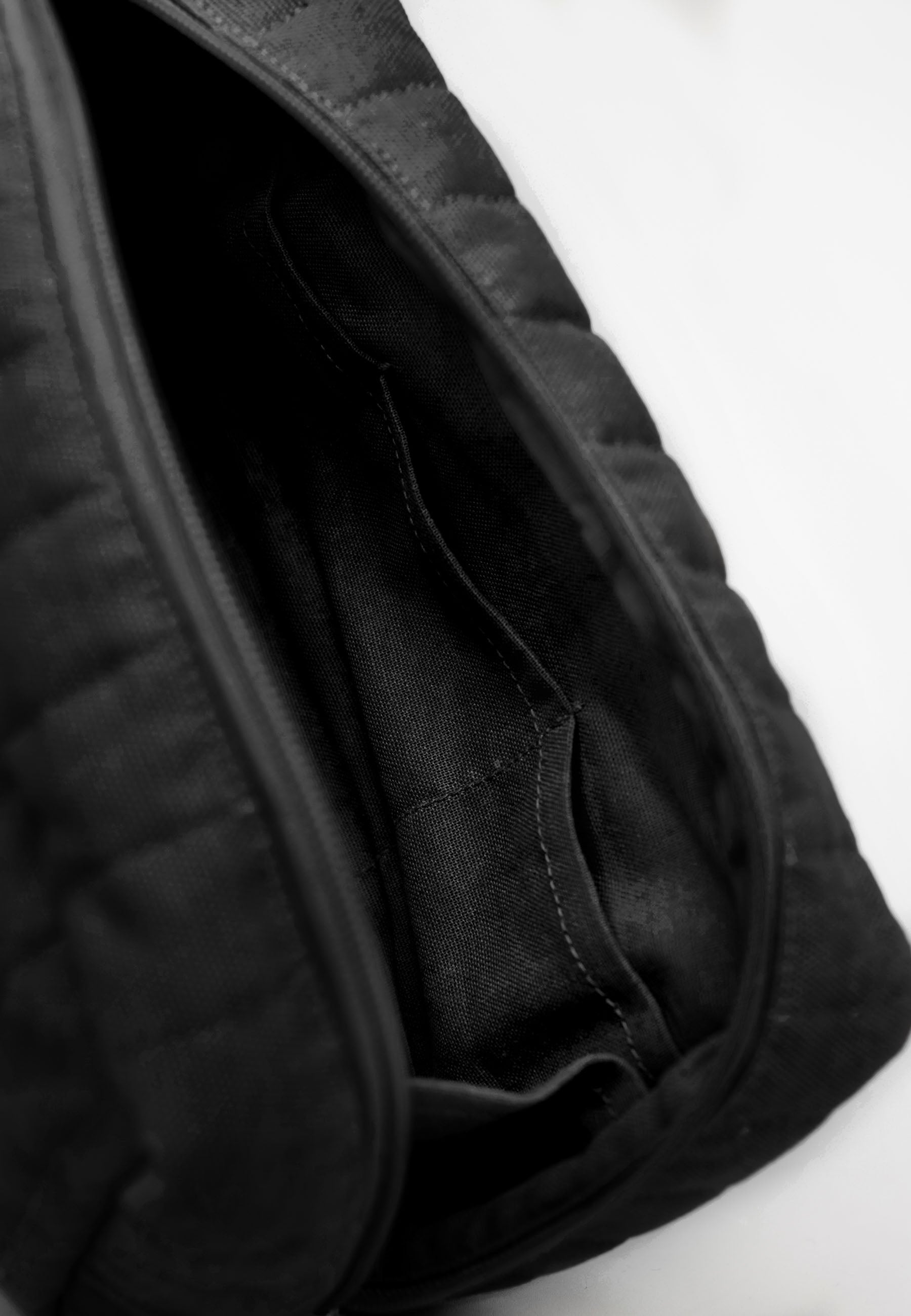 #Farbe_schwarz
